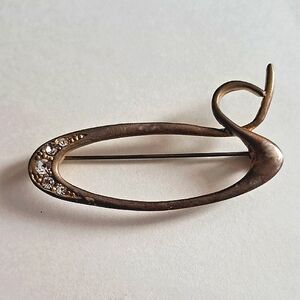 Elegant Gold TARNISHED Vintage Oval Brooch with 5 Rhinestones